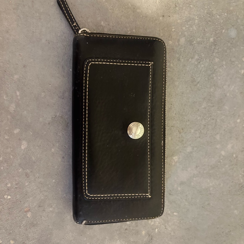 Vintage Black Leather Wallet with Stitching